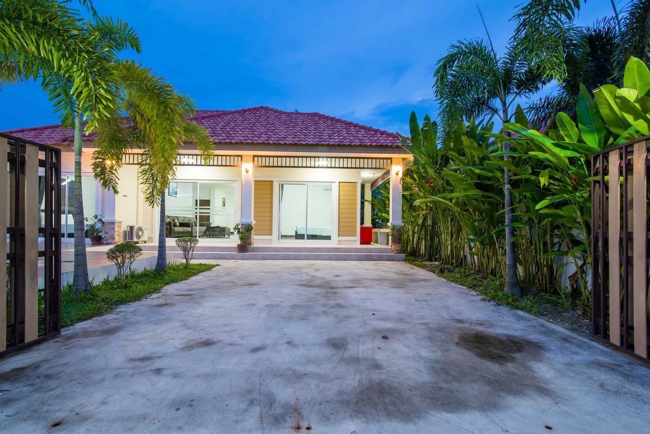 The Legacy Huahin Pool Villa Buitenkant foto